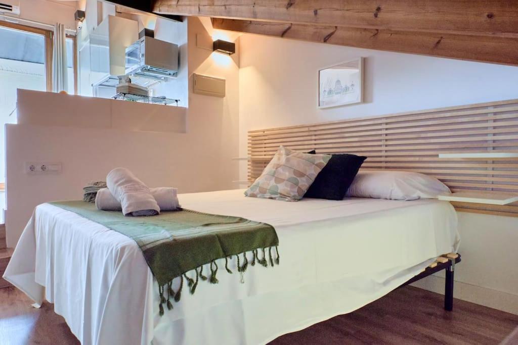 Sunny Cozy Penthouse With A Terrace At Plaza Del Carmen Apartamento Valência Exterior foto