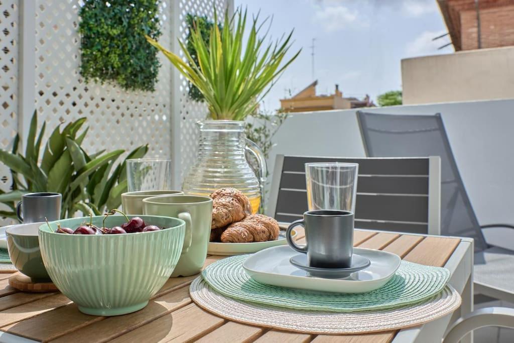 Sunny Cozy Penthouse With A Terrace At Plaza Del Carmen Apartamento Valência Exterior foto