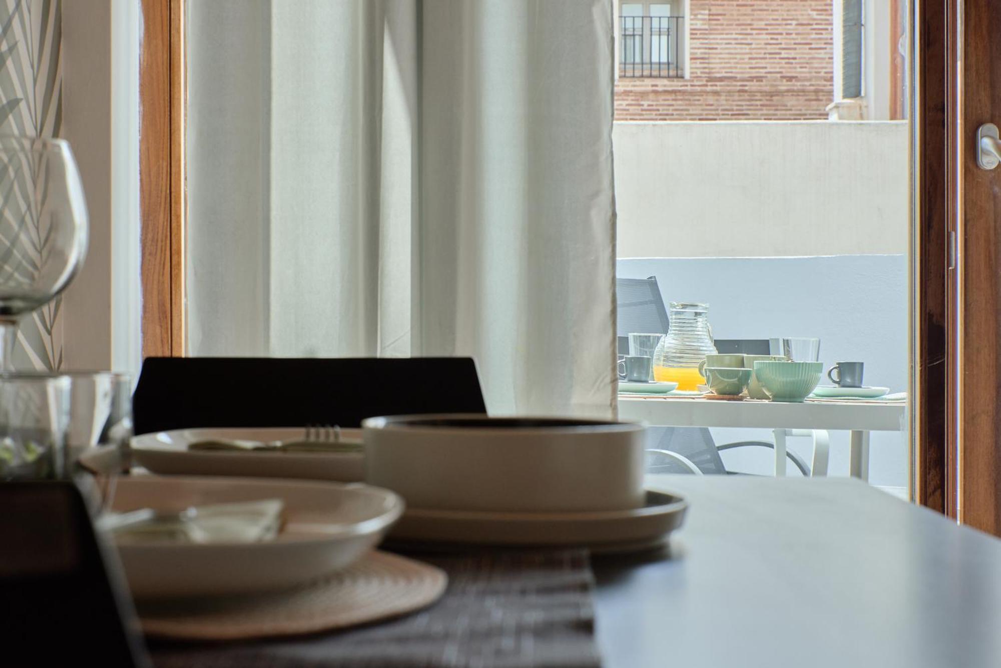 Sunny Cozy Penthouse With A Terrace At Plaza Del Carmen Apartamento Valência Exterior foto