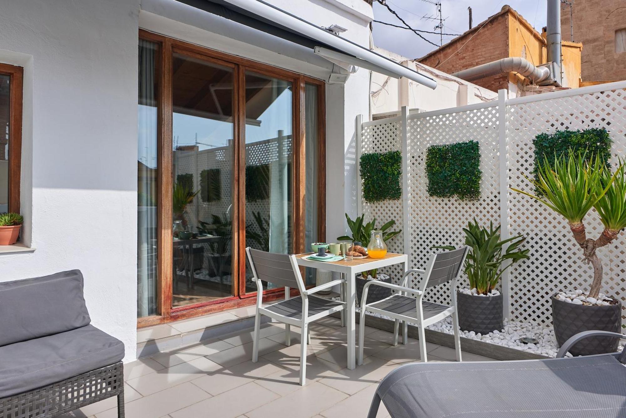 Sunny Cozy Penthouse With A Terrace At Plaza Del Carmen Apartamento Valência Exterior foto